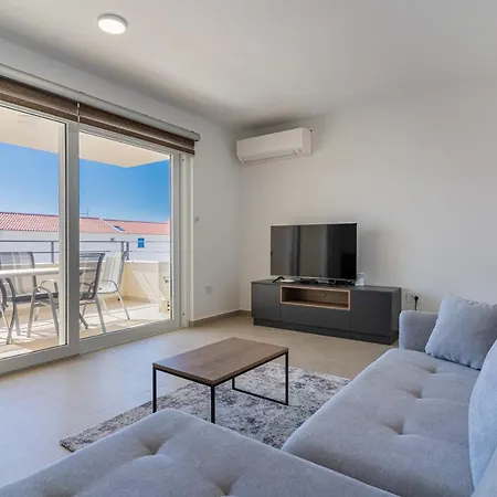 Blue Pearl Apartment *