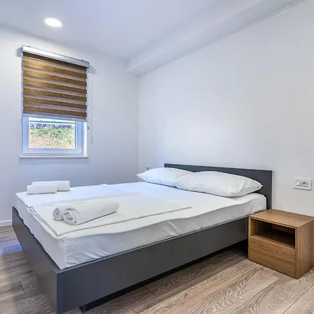 Blue Pearl 크레스