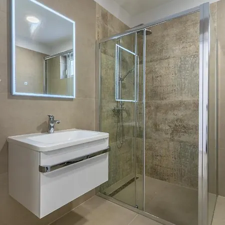 Apartment Blue Pearl *